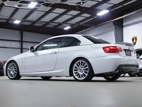 Used 2013 BMW 328i Convertible w/ M Sport Pkg image 22
