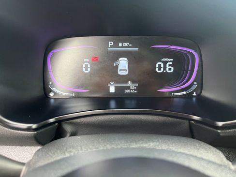 Used 2025 Kia Soul LX w/ LX Technology Package FWD image 30