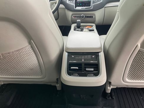 Used 2023 Volvo XC90 B6 Core w/ Protection Package Premier AWD/4WD image 27