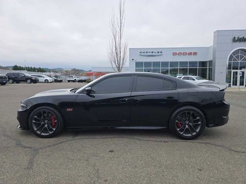 Used 2022 Dodge Charger Scat Pack w/ Plus Group image 2