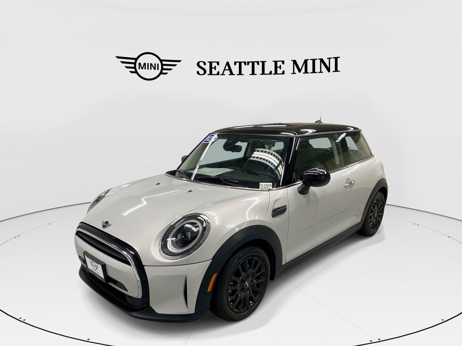 Used 2023 MINI Cooper 2-Door Hardtop FWD image 1