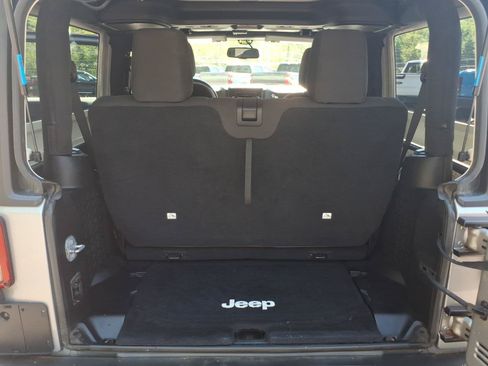 Used 2015 Jeep Wrangler Sport AWD/4WD image 5