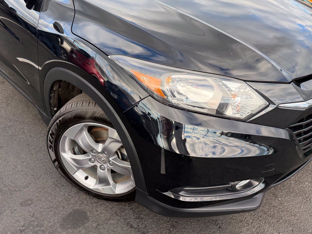 Used 2017 Honda HR-V EX-L image 2
