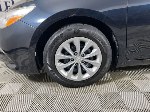 Used 2016 Toyota Camry LE image 24