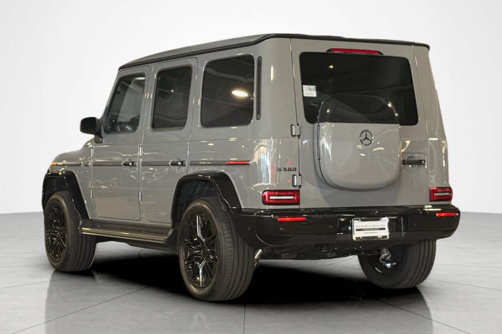 New 2027 Mercedes-Benz G 580 e image 3