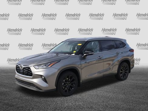Used 2025 Toyota Highlander Limited image 5