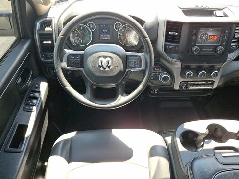 Used 2020 RAM 2500 Tradesman w/ Chrome Appearance Group AWD/4WD image 11