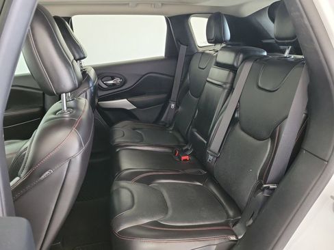 Used 2017 Jeep Cherokee Trailhawk image 13