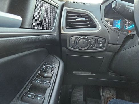 Used 2022 Ford Edge SEL w/ Convenience Package image 16