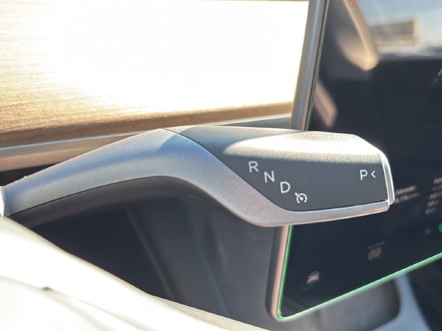 Used 2022 Tesla Model Y Long Range AWD/4WD image 25