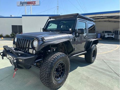 Used 2018 Jeep Wrangler Sport image 2