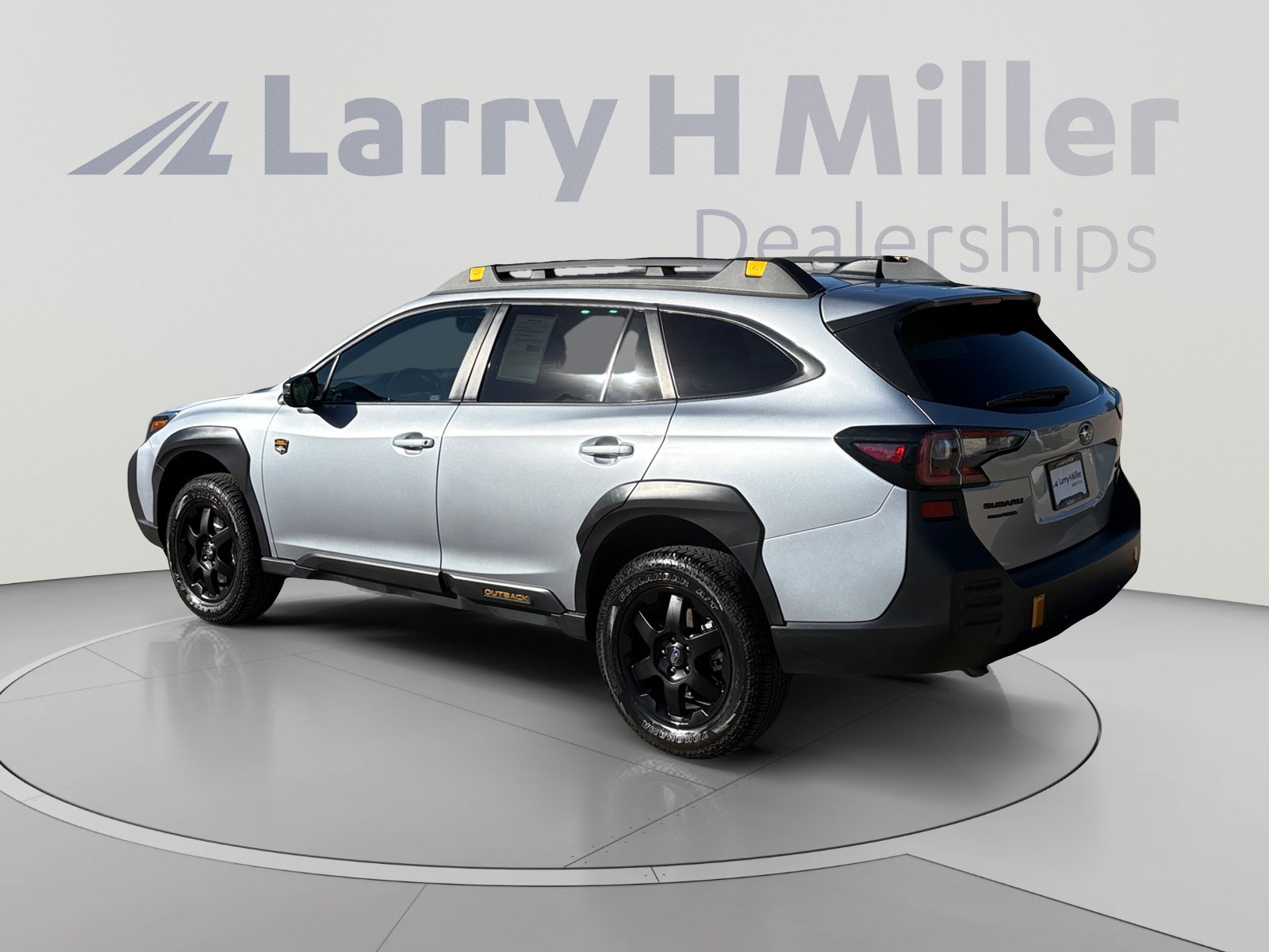 Used 2025 Subaru Outback Wilderness AWD/4WD image 3