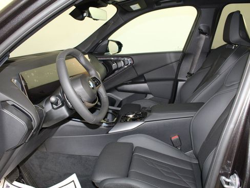 Used 2025 BMW X3 xDrive30i w/ Premium Package image 28