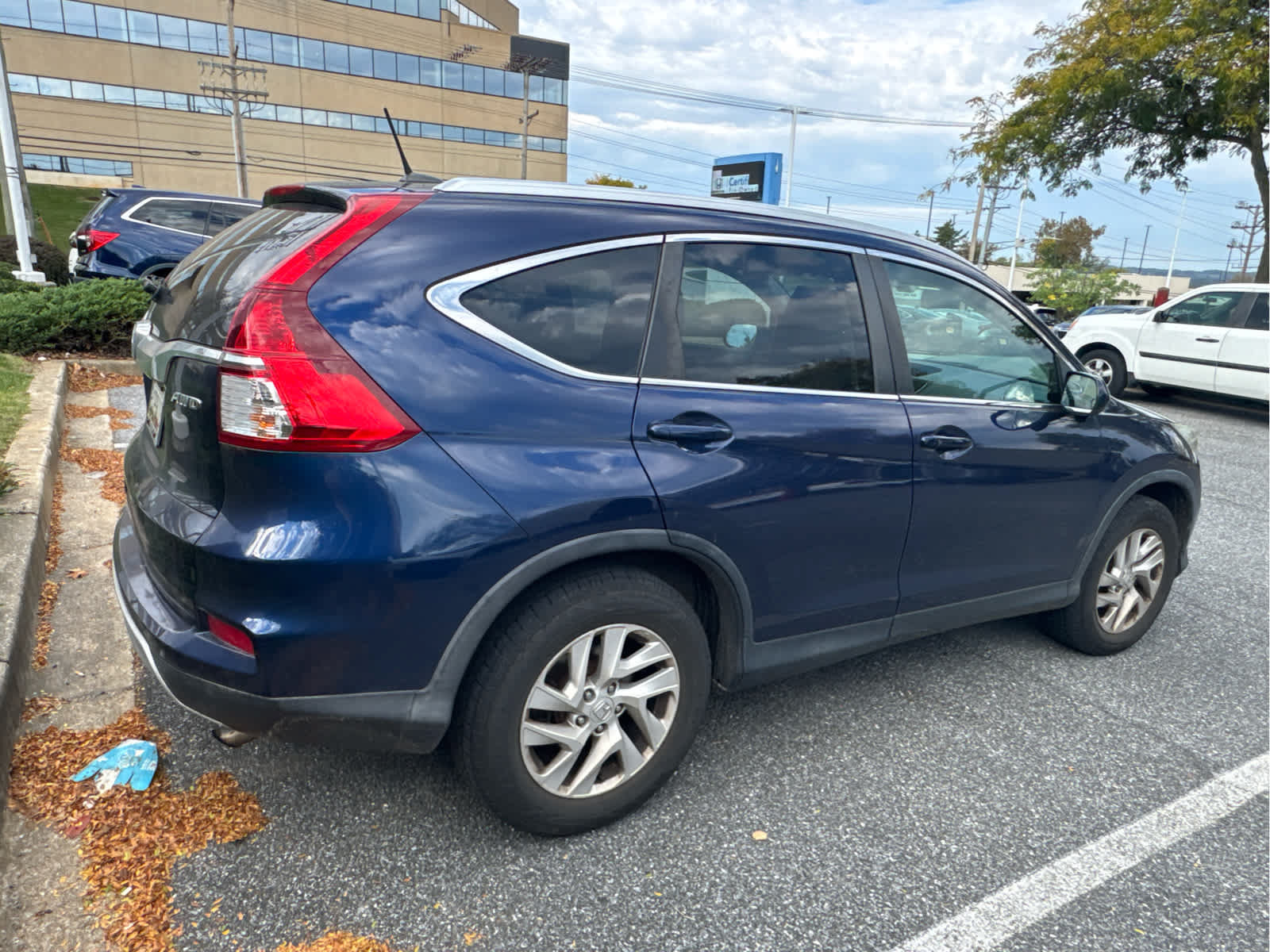 Used 2016 Honda CR-V EX-L image 4
