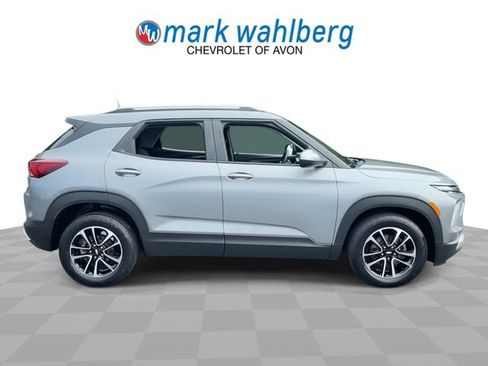 Used 2024 Chevrolet TrailBlazer LT w/ LT Cold Weather Package FWD image 9