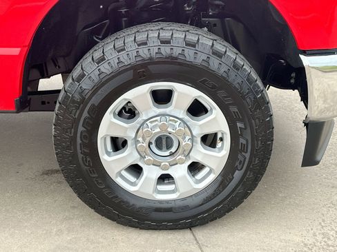 Used 2023 Ford F250 XLT w/ FX4 Off-Road Package AWD/4WD image 10