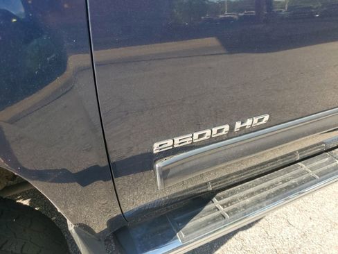 Used 2011 GMC Sierra 2500 SLT w/ Snow Plow Prep Package AWD/4WD image 5