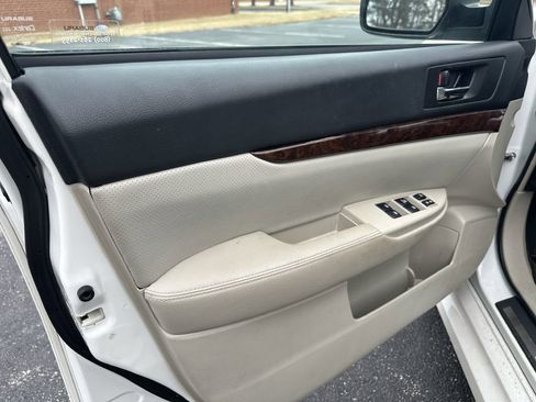 Used 2014 Subaru Legacy 2.5i Limited image 12