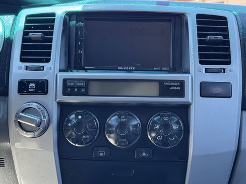 Used 2005 Toyota 4Runner SR5 AWD/4WD image 17