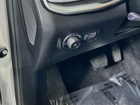 Used 2022 Jeep Compass Latitude w/ Sun and Sound Group AWD/4WD image 10