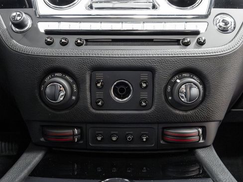 Used 2011 Rolls-Royce Ghost image 45