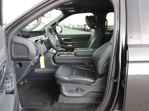 New 2027 Ford Expedition Platinum w/ Stealth Appearance Package AWD/4WD image 7