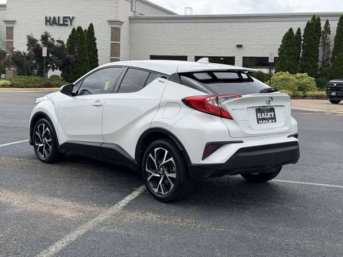 Used 2019 Toyota C-HR XLE FWD image 22