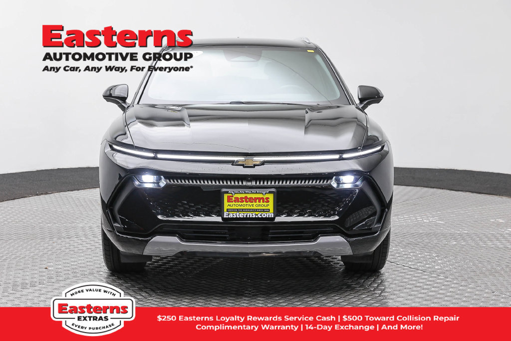 Used 2024 Chevrolet Equinox EV LT w/ LPO, All-Weather Mat Package FWD image 3