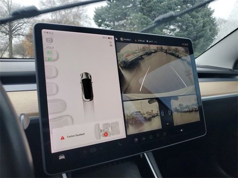 Used 2018 Tesla Model 3 image 16