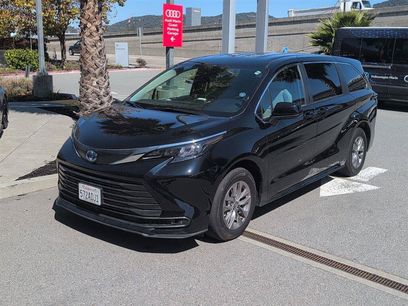 Used 2025 Toyota Sienna LE