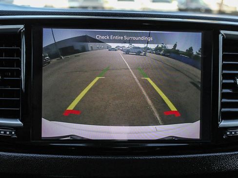Used 2024 Chrysler Pacifica Touring-L FWD image 24