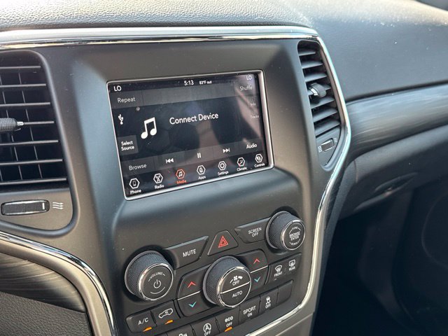 Used 2021 Jeep Grand Cherokee Laredo AWD/4WD image 22