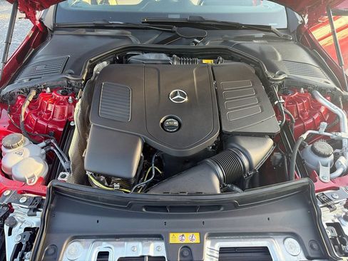 Used 2025 Mercedes-Benz C 300 4MATIC Sedan image 37