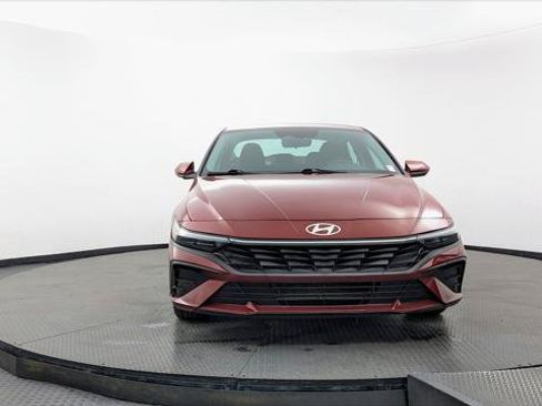 Used 2024 Hyundai Elantra SEL FWD image 12