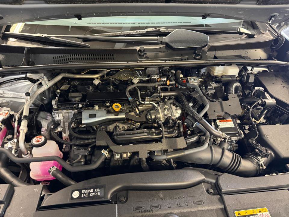 Certified 2025 Toyota Prius XLE FWD image 20
