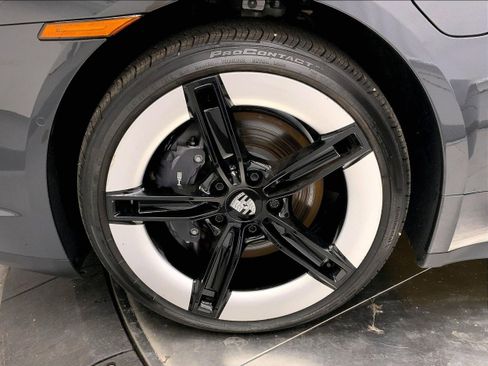 Used 2025 Porsche Taycan image 11