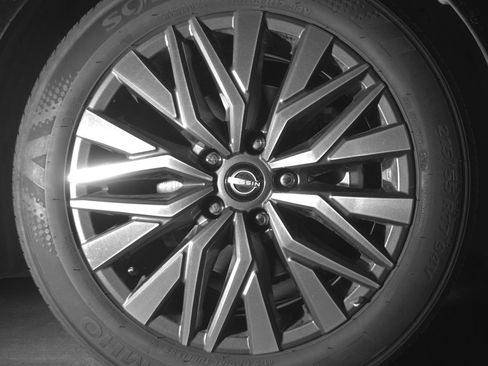 Used 2025 Nissan Altima 2.5 SV FWD image 13