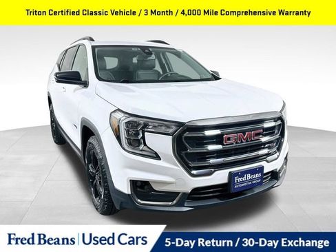 Used 2022 GMC Terrain AT4 AWD/4WD image 1