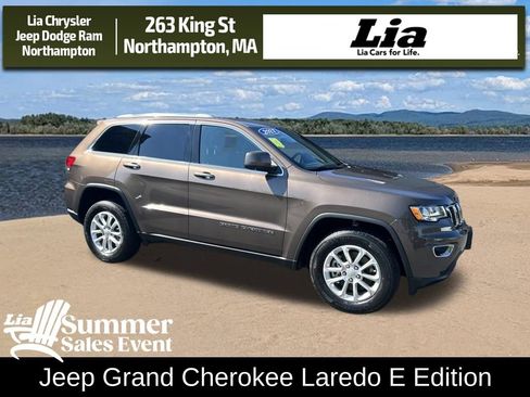Used 2021 Jeep Grand Cherokee Laredo AWD/4WD image 1