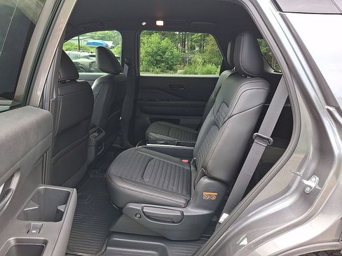 Used 2025 Nissan Pathfinder Rock Creek AWD/4WD image 20
