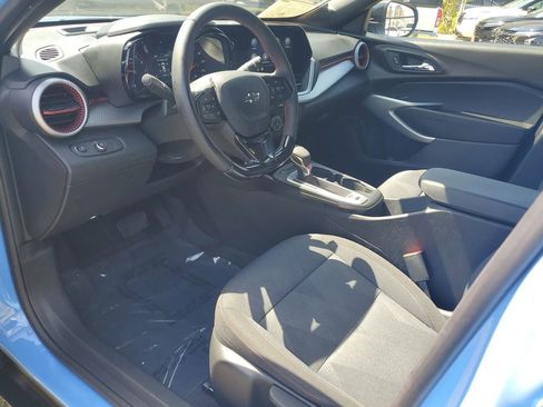 Used 2024 Chevrolet Trax RS FWD image 19