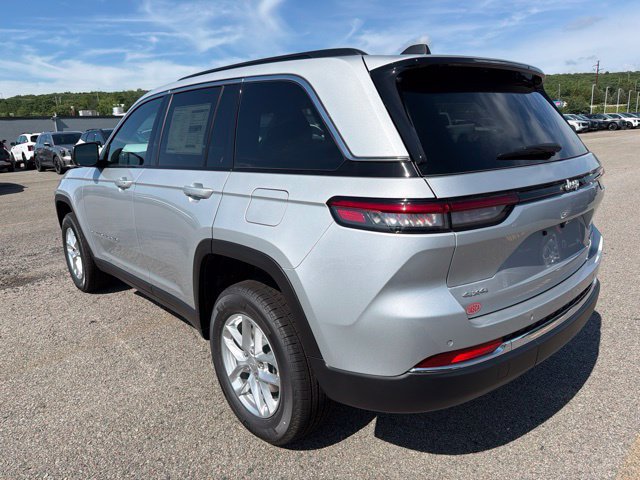 New 2026 Jeep Grand Cherokee Laredo AWD/4WD image 5