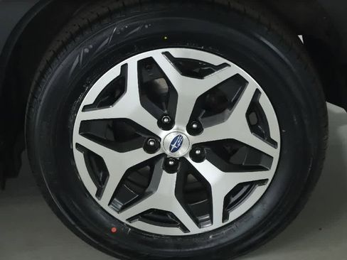 Used 2019 Subaru Forester Premium image 44