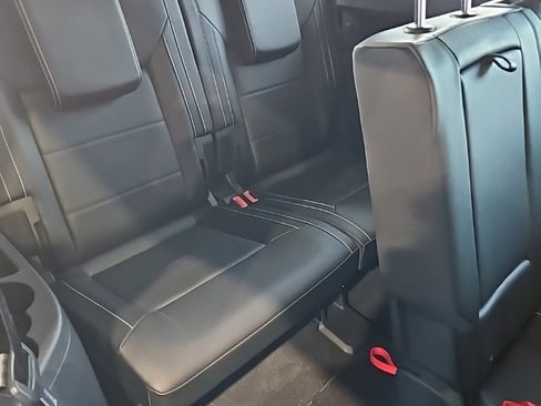 Used 2023 Volkswagen Atlas SE image 19