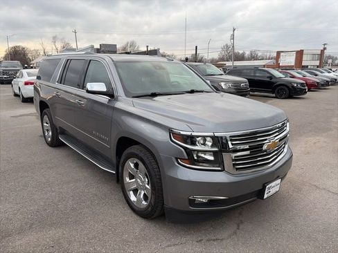 Used 2020 Chevrolet Suburban Premier AWD/4WD image 7