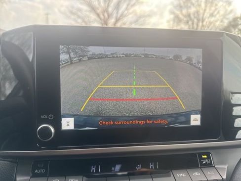 Used 2025 Toyota Camry LE image 32