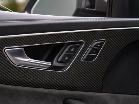 Used 2021 Audi RS Q8 image 45