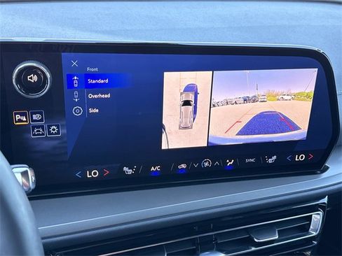 Used 2025 Chevrolet Traverse LT w/ Sun and Wheel Package image 28