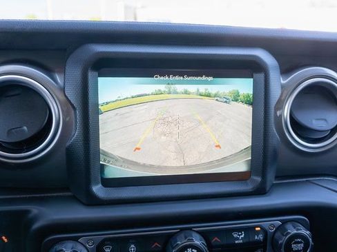 Used 2023 Jeep Wrangler Unlimited Sahara w/ Cold Weather Group AWD/4WD image 25