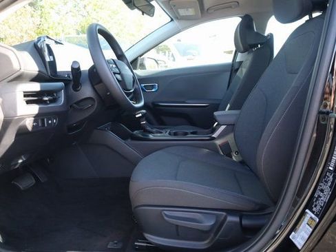 New 2025 Kia K4 LXS FWD image 15